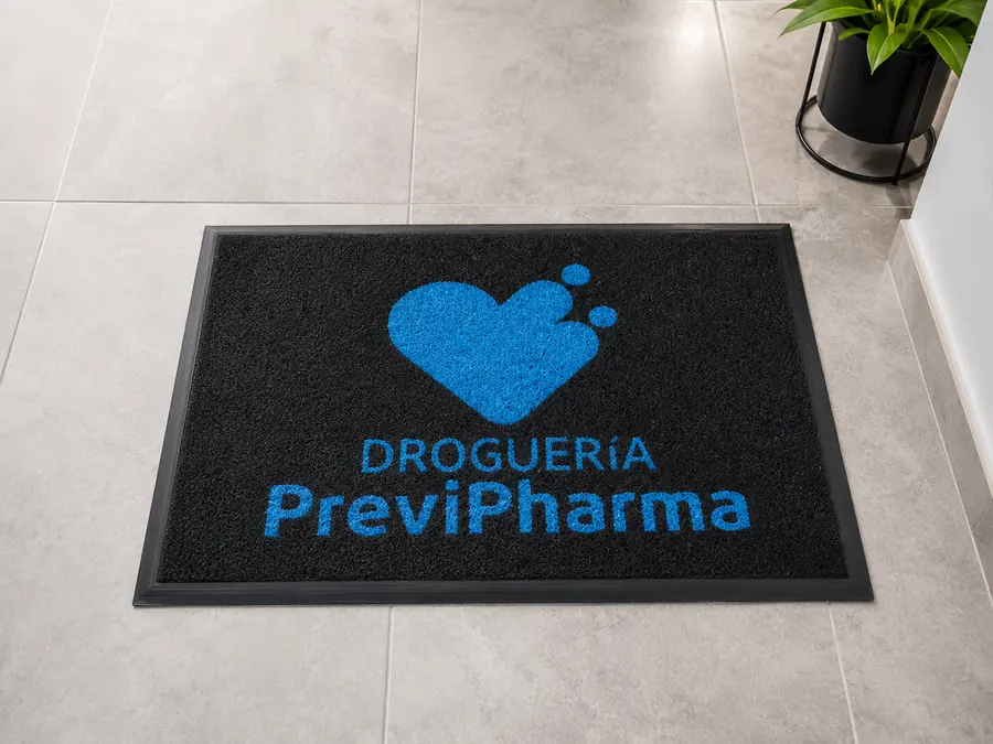 Tapete personalizado con logo de Droguería PreviPharma